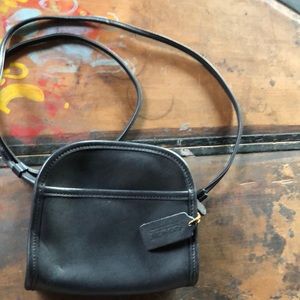 Vintage Black Mini COACH Leather crossbody Bag Purse zipper closure